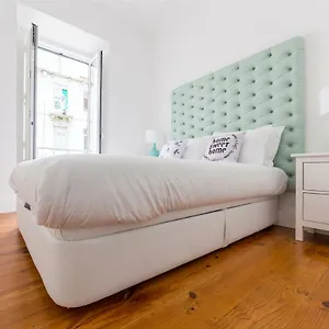 Apartment Heart 1-cozy Flat-family Friendly, Lisbon